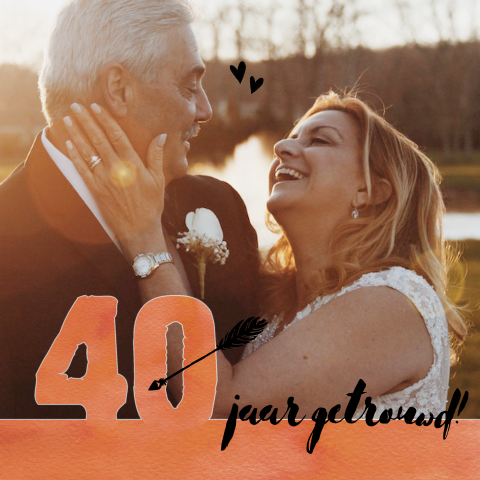 Hippe jubileumkaart 40 jaar met pijlen en hartjes