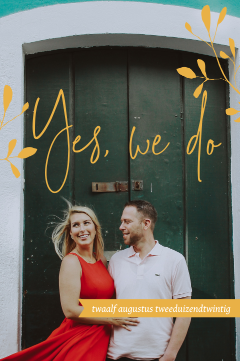 Botanische trouwkaart met foto en okergele bladertakjes