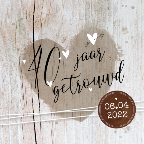 Stoere uitnodiging 40 jarig huwelijk met hart op hout en wax stempel