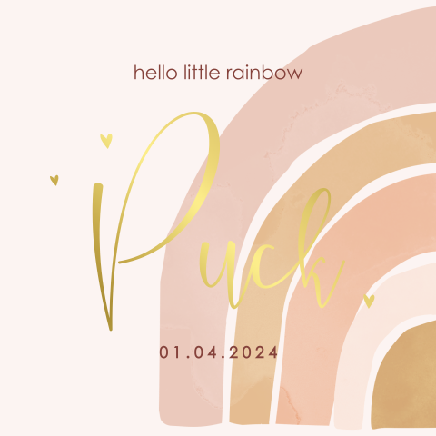 Lieve kinderkamerposter met regenboog en tekst in goudfolie