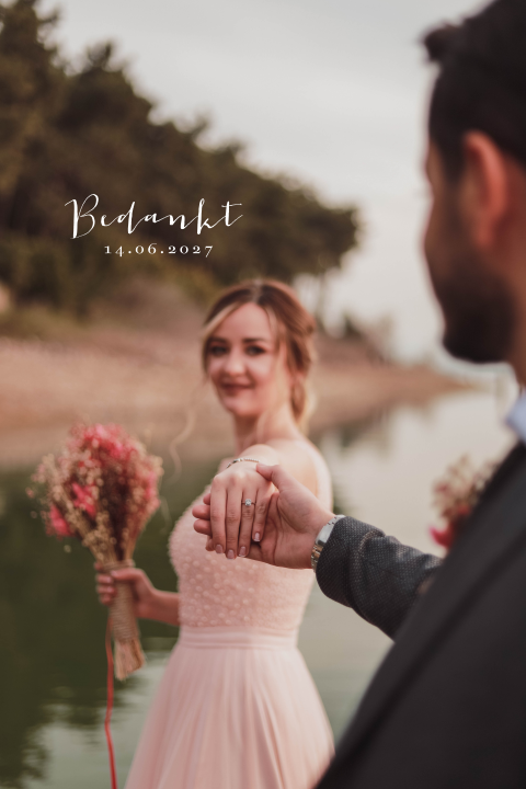 Bedankkaart met persoonlijke foto met roze tint en sierlijke letters