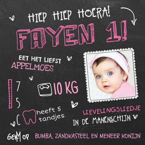 Stoere uitnodiging met foto op krijtbord