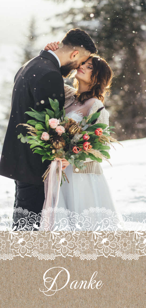 Dankeskarte zur Hochzeit mit Foto und Spitzenband auf Kraftpapierlook