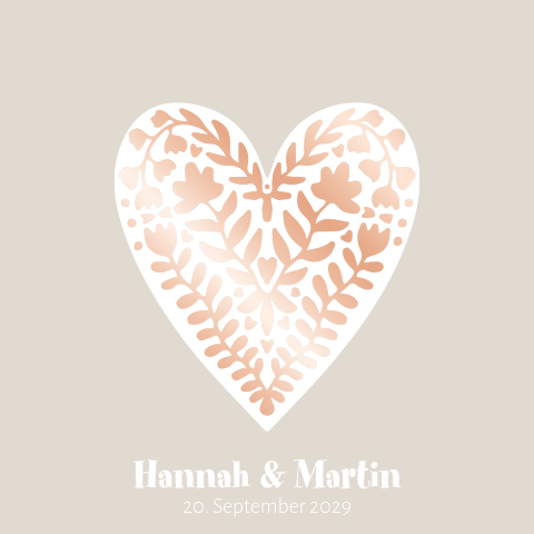 Beige Einladungskarte veredelt mit einem Herz in Rosegold
