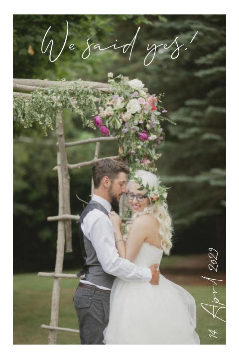 Schlichte Wir haben geheiratet Fotokarte in weiß mit schwarzer Schrift