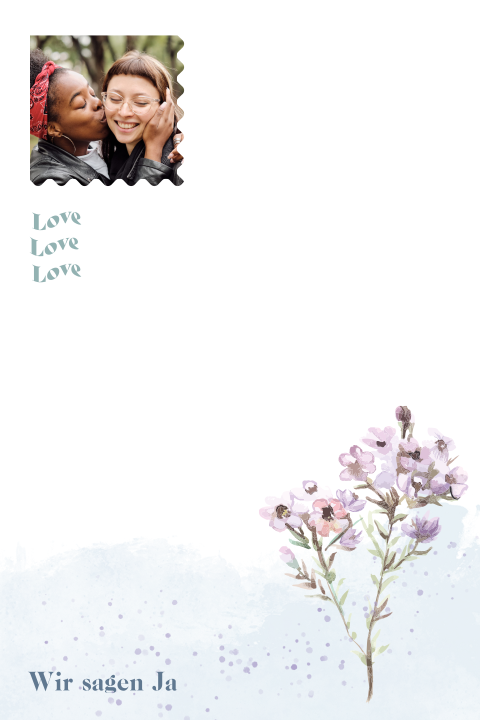 Weiße Hochzeitskarte mit blauem Aquarell, Sprenkel und Blüten in lila