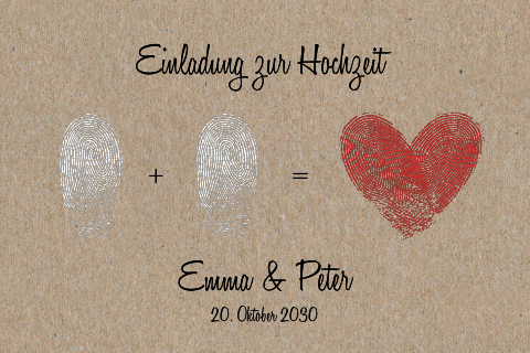 Einladung zur Hochzeit aus Kraftpapier mit Fingerabdrücken als Herz