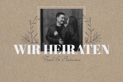 Foto-Hochzeitskarte im Kraftpapierlook mit Rahmen und floralen Elementen