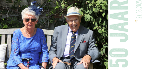 Stoere uitnodiging gouden huwelijk met foto