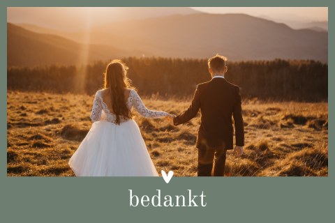 Moderne bedankkaart met foto, hartje en groene achtergrond
