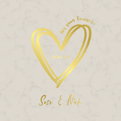 Trouwkaart met een goudfolie hart op een marmer-look achtergrond