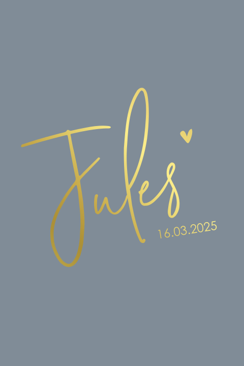 Goudfolie babykaartje met typografische letters op grijze achtergrond