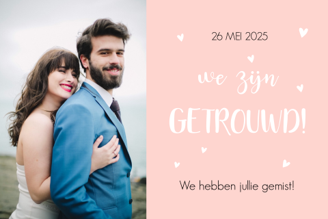 "We zijn getrouwd" kaart met foto, hartjes en roze achtergrond