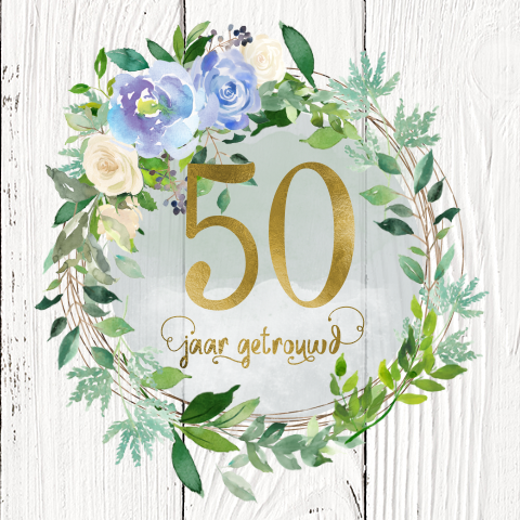 Uitnodiging voor huwelijksjubileum met houten planken en bloemen
