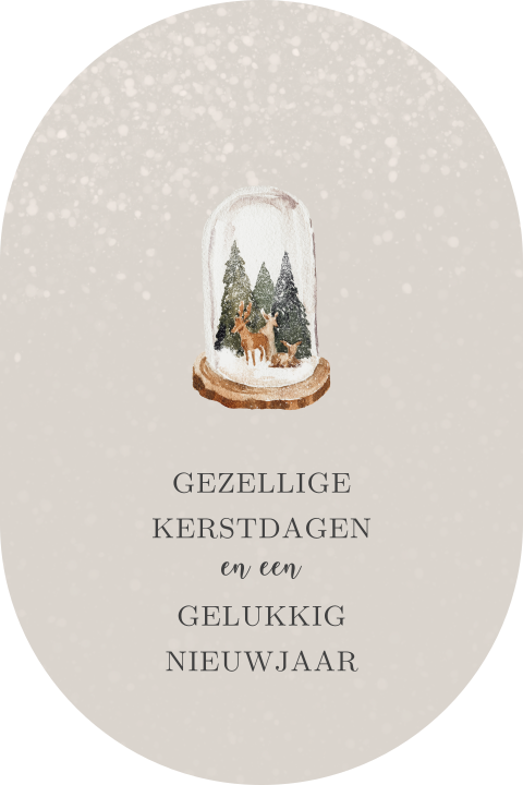 Originele kerstkaart met een sneeuwbol en hertjes
