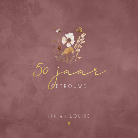 Uitnodiging 50 jaar huwelijk met goudfolie en bloemen op velvet-look