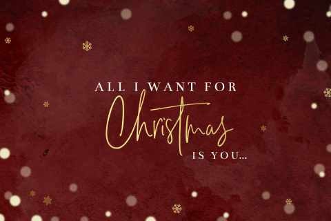 Goudfolie kerstkaart in klassieke roodkleur en sneeuwvlokken