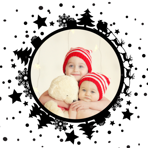 Zwart-wit kerstkaart met kerstbomen