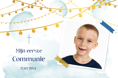 Een waterverf communiekaart met foto en goudkleurige slingers