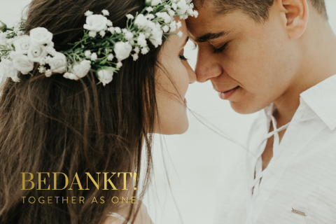 Stijlvolle trouwkaart met foto en goudfolie tekst