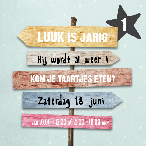 Stoer verjaardagskaartje met houten wegwijzer
