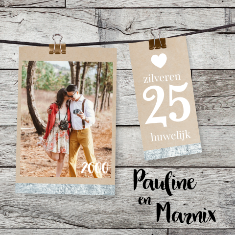 Stoere uitnodiging 25 jarig huwelijksfeest hout met kraft foto labels