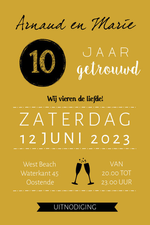 Moderne uitnodiging jubileum op oker achtergrond