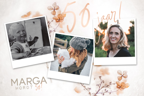Stijlvolle roségoudfolie verjaardagsuitnodiging 50 jaar met takje en foto