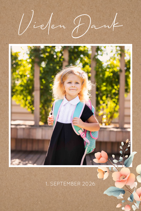 Dankeskarte zur Einschulung mit drei Fotos und Blumen im Kraft-Look