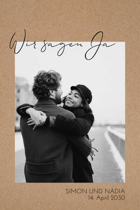 Polaroid-Hochzeitskarte im Kraft-Look mit "Wir sagen Ja"