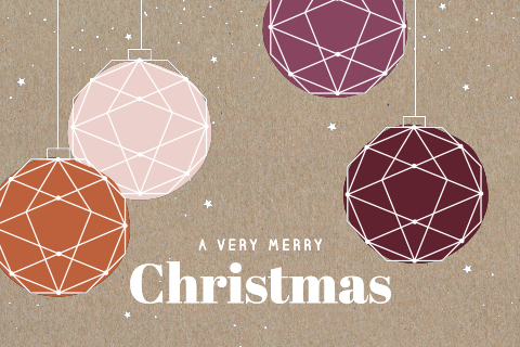 Weihnachtskarte mit modernen Kugeln auf Kraftpapier