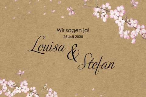 Elegante Hochzeitskarte mit Kirschblüten auf Kraftlook Hintergrund