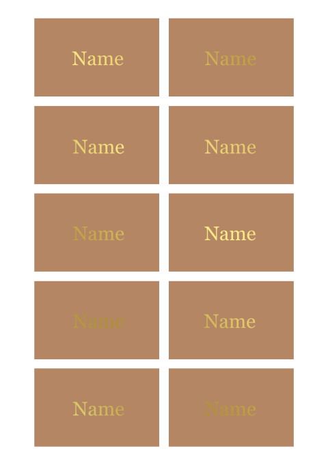 Braune Namenskarten mit goldener Schrift