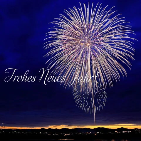 Festliche Weihnachtskarte mit Feuerwerk