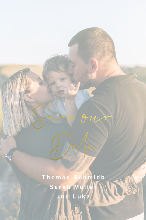 Schlicht-schicke Save the Date-Karte im Sandton mit Foto und Goldfolie