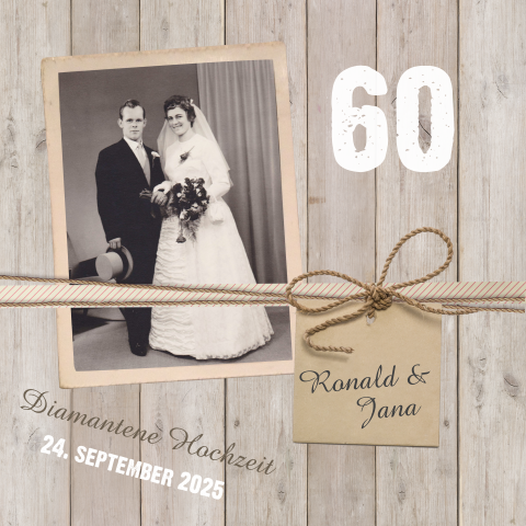 Einladung zur diamantenen Hochzeit mit Holzhintergrund und Foto
