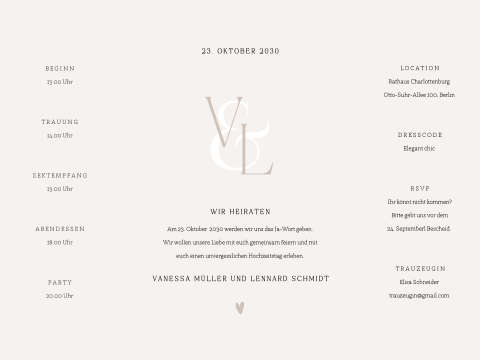 Klassische Hochzeitseinladung als Faltkarte mit Initialen in Beige