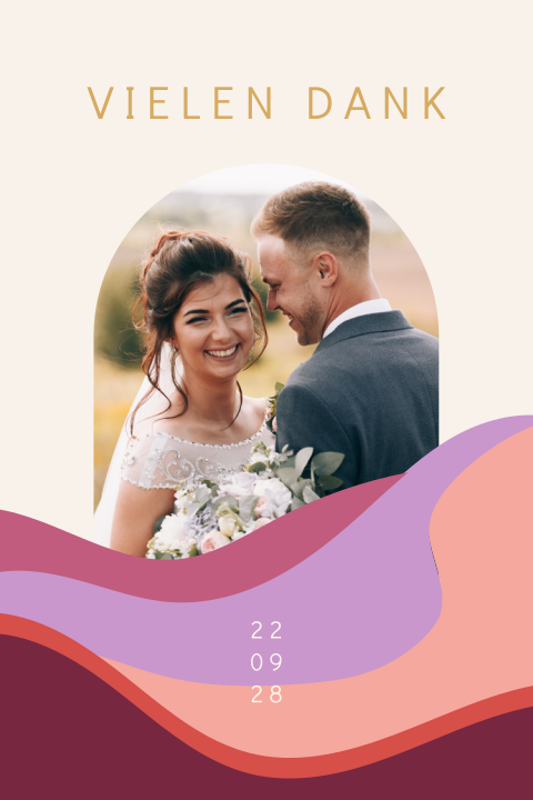 Moderne Dankeskarte mit buntem Wellenmuster und Foto in Bogenform