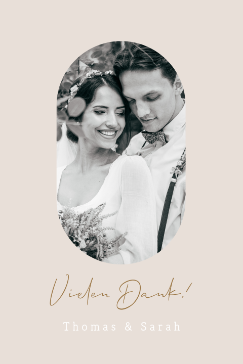 Schlichte stilvolle Danksagungskarte mit ovalem Foto und altrosa