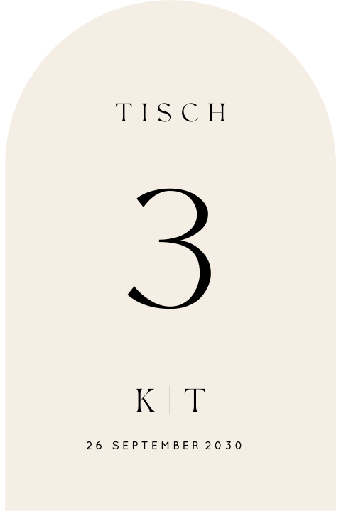 Tischnummer in Bogenform mit Initialen und beigem Hintergrund