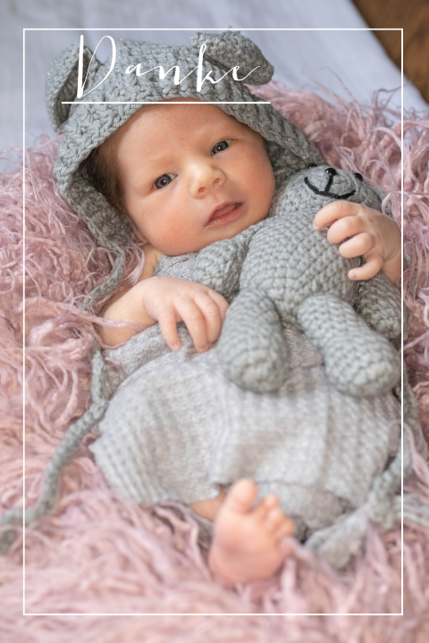 Dankeskarte mit großem Babyfoto und dünnem Rahmen