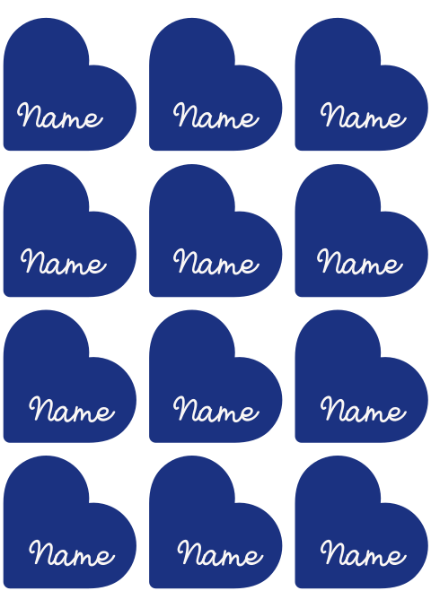 Herzförmige Namenskarten in Blau