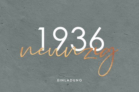 Einladung zum 90 mit dekorativem grauem Hintergrund