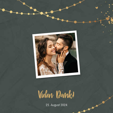 Dankeskarte für Hochzeitsfeier mit Foto und goldenen Lichterketten