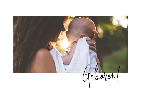 Schlichte Geburtskarte mit Babyfoto und Kalligrafieschrift