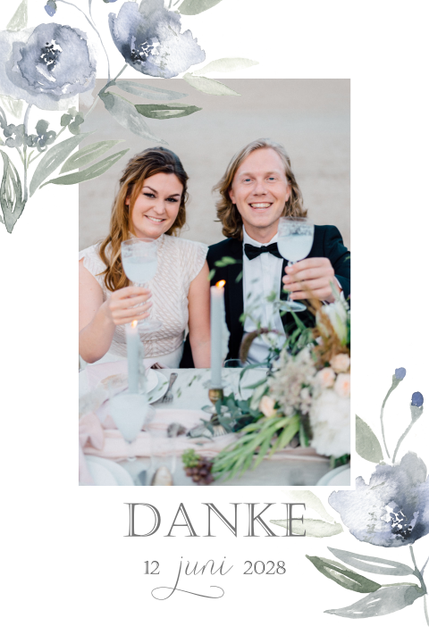 Romantische Dankeskarte mit Aquarellblumen in Blau und Foto