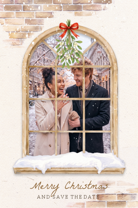 Weihnachtliche Save the Date Karte mit Foto im winterlichen Fenster