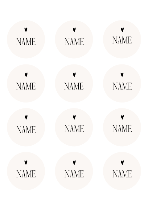 Runde Namenskarten zur Hochzeit mit Herz und klassischer Schrift