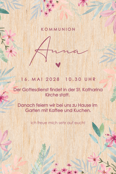 Einladungskarte zur Kommunion aus hellem Holz mit Frühlingsblumen