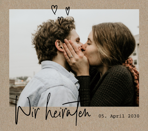 Echtes Kraftpapier Karte im Polaroid-Look mit eigenem Foto und Herzen